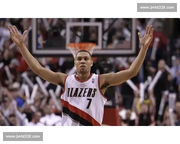 黄曼巴的闪电传奇：罗伊用流畅与绝杀镌刻的篮球绝响